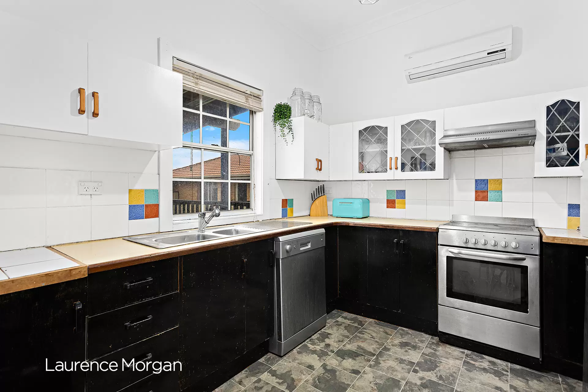 517 Princes Highway, Woonona Sold by Laurence Morgan Real Estate - image 3