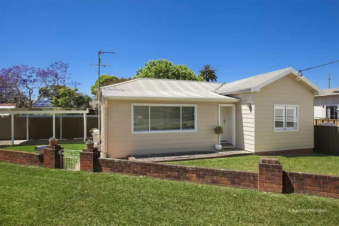 4 Dumbrell Road, Bulli Sold by Laurence Morgan Real Estate - image 1