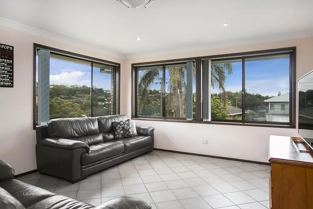 62 Koloona Avenue, Figtree Sold by Laurence Morgan Real Estate - image 3
