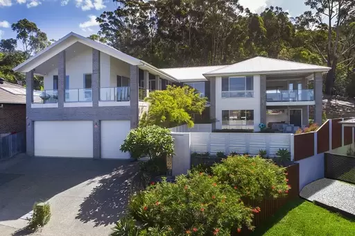 36 Hollymount View, Woonona Sold by Laurence Morgan Real Estate