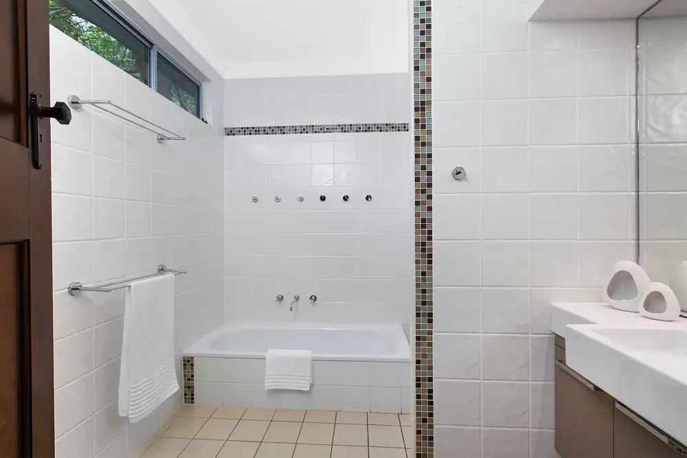 476 Lawrence Hargrave Drive, Wombarra Sold by Laurence Morgan Real Estate - image 9