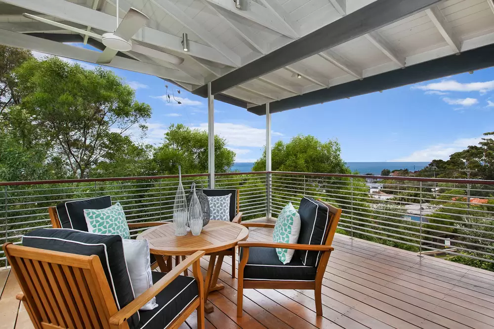476 Lawrence Hargrave Drive, Wombarra Sold by Laurence Morgan Real Estate - image 2