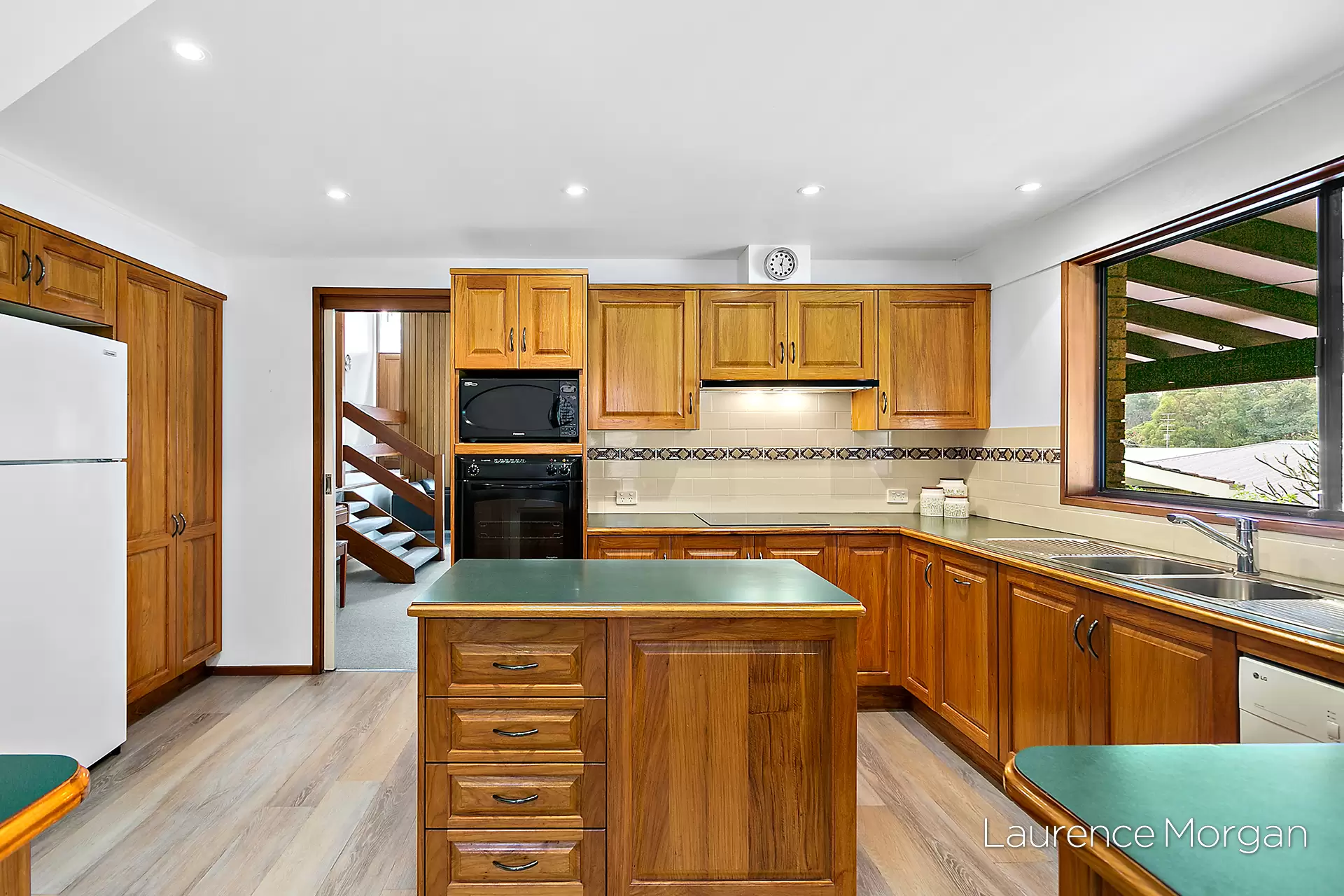15 Susan Place, Farmborough Heights Sold by Laurence Morgan Real Estate - image 6