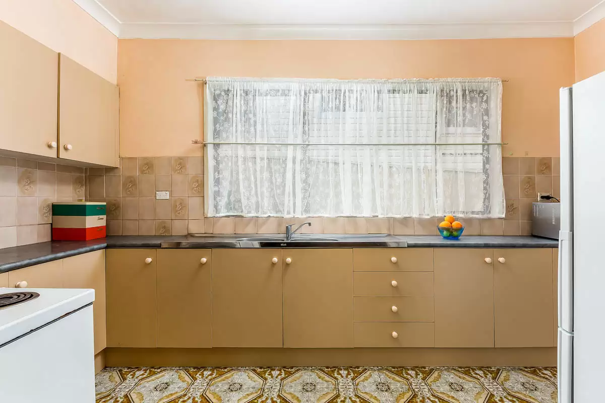 66 McKenzie Avenue, Wollongong Sold by Laurence Morgan Real Estate - image 3