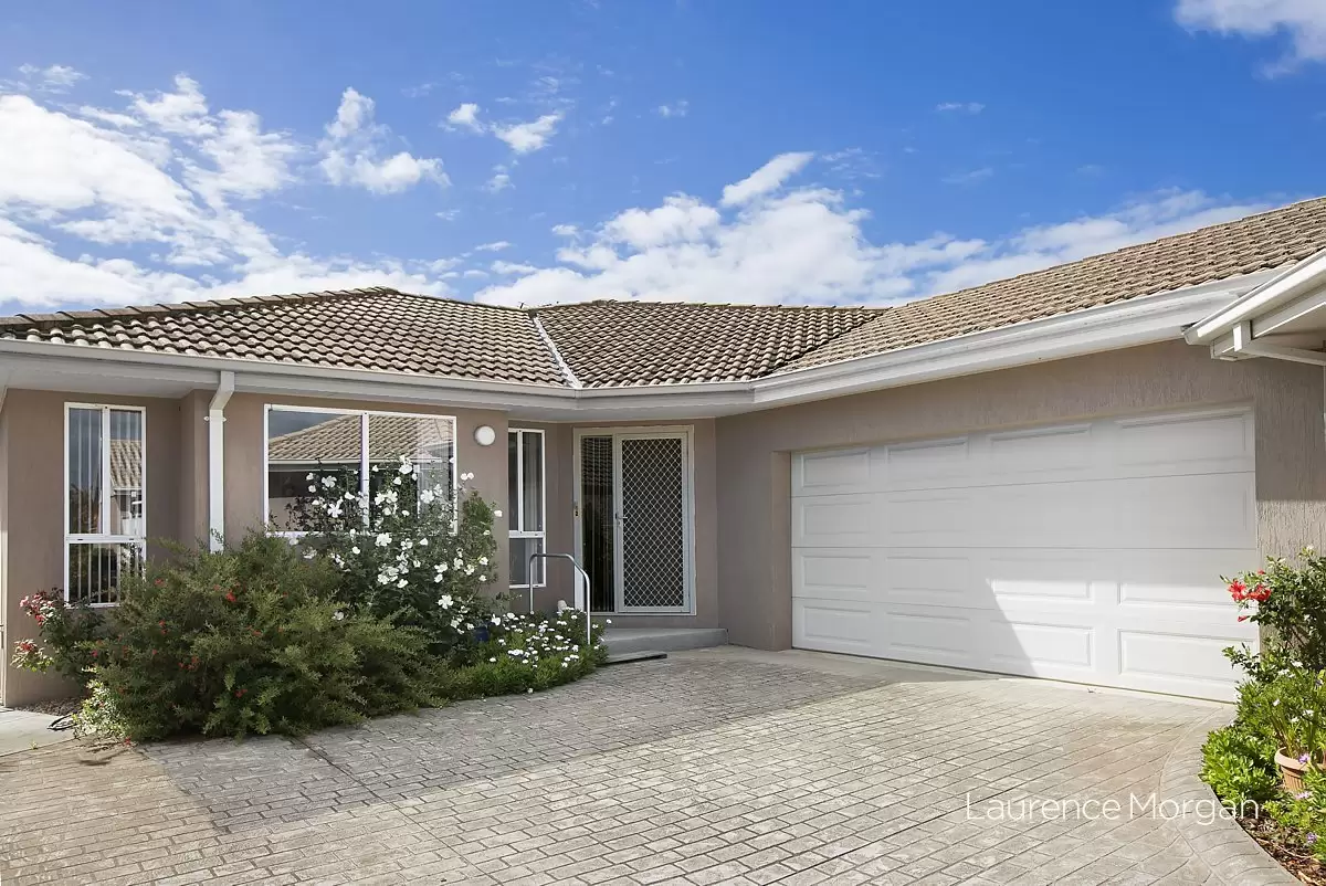 2/34 Devonshire Crescent, Oak Flats Sold by Laurence Morgan Real Estate - image 1