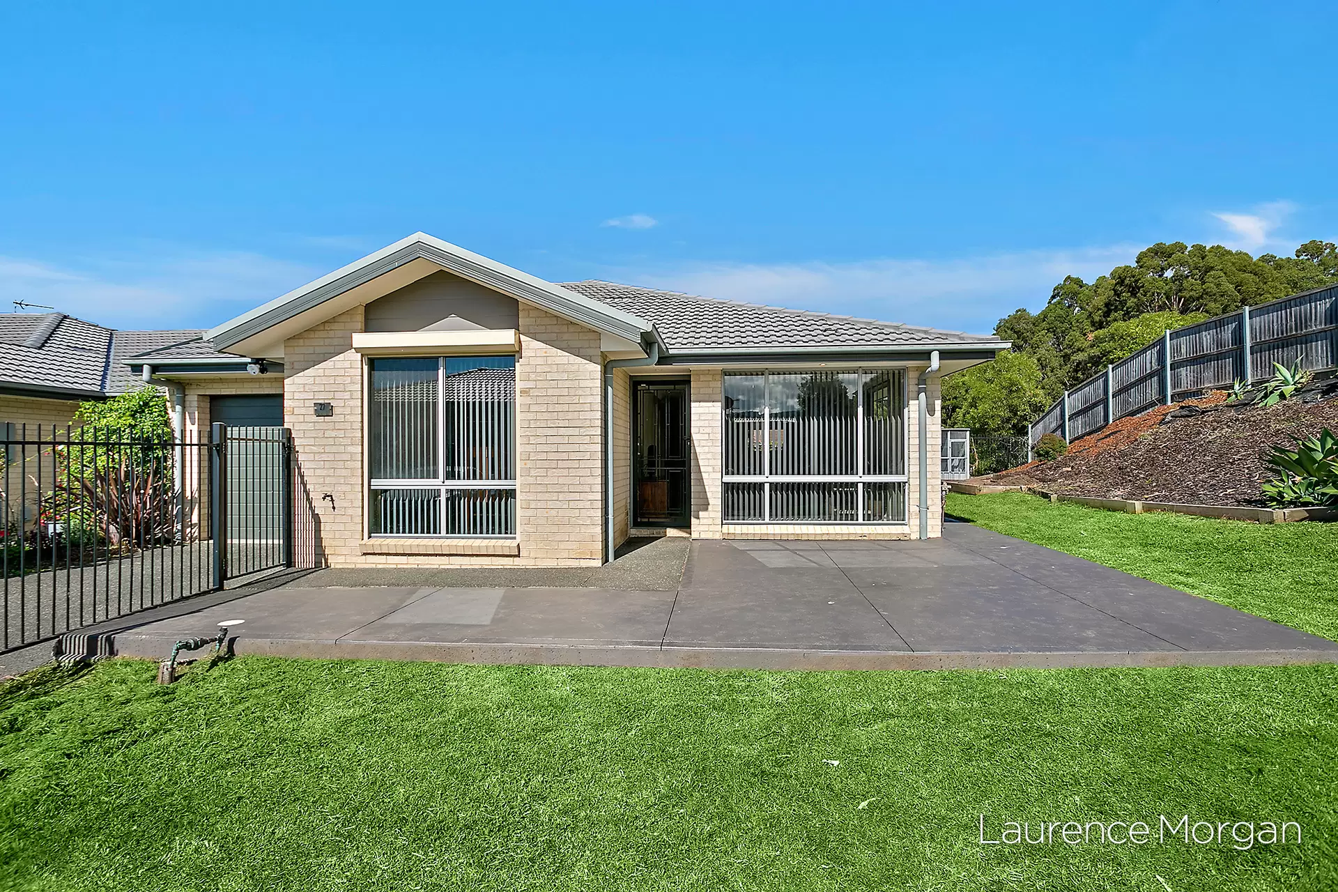 27 Flame Tree Circuit, Woonona Sold by Laurence Morgan Real Estate - image 1