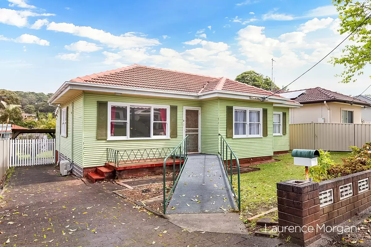 25 Strata Avenue, Barrack Heights Sold by Laurence Morgan Real Estate - image 1