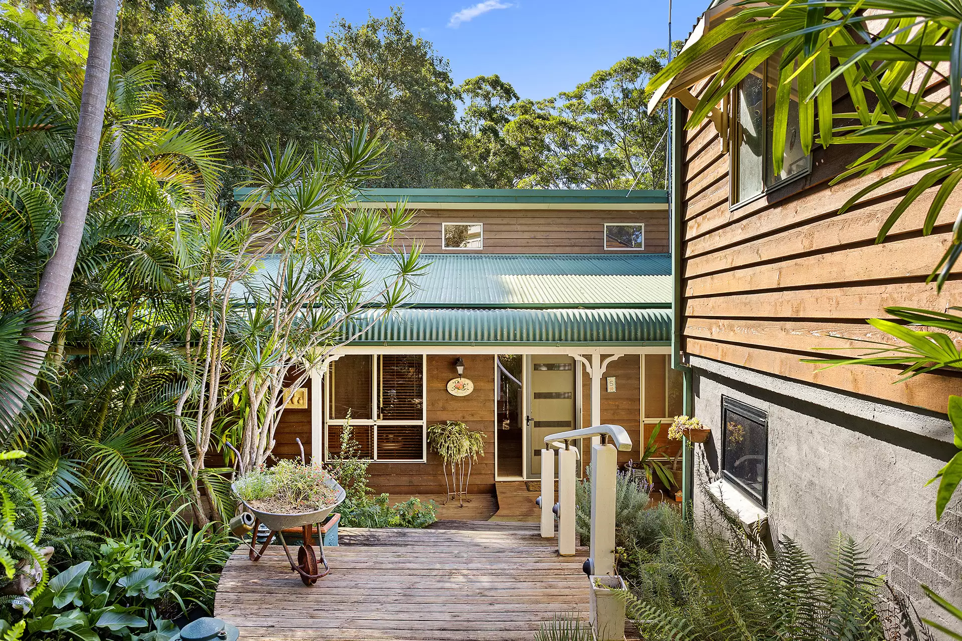 5 Sandhurst Street, Bulli Sold by Laurence Morgan Real Estate - image 1