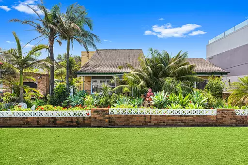 1 Surfers Parade, Thirroul Sold by Laurence Morgan Real Estate
