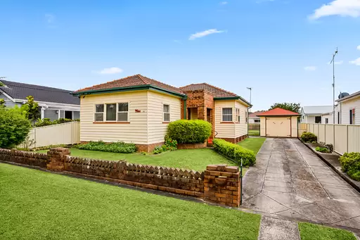14 Norman Street, Fairy Meadow Sold by Laurence Morgan Real Estate