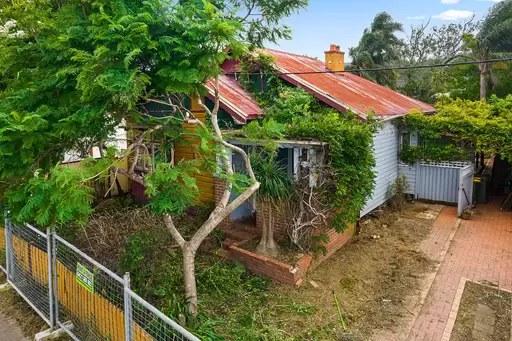 20 Mitchell Road, Woonona Sold by Laurence Morgan Real Estate