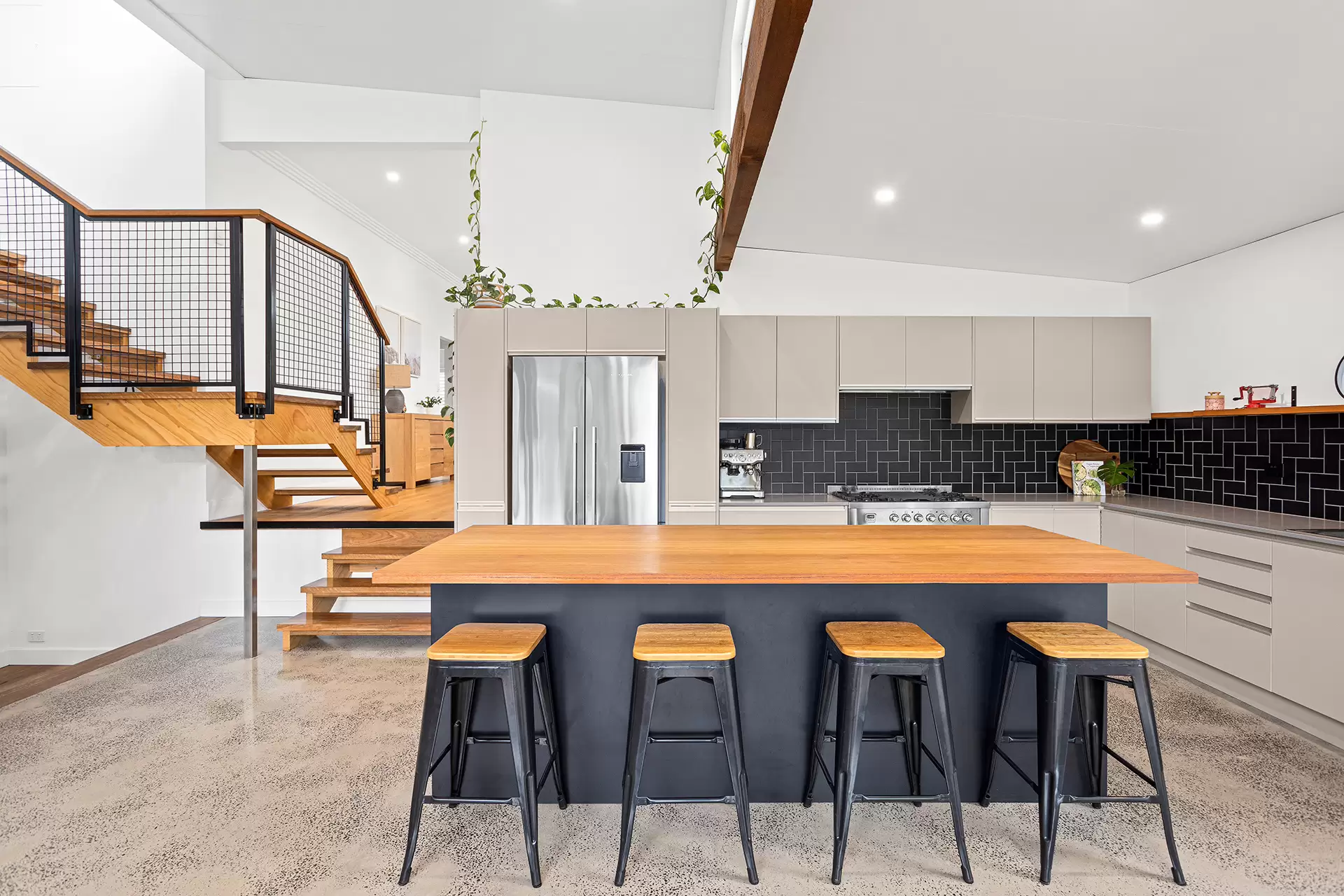 5 John Street, Woonona Sold by Laurence Morgan Real Estate - image 2