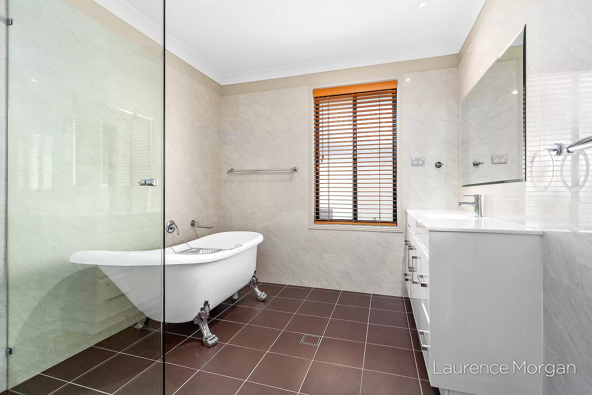 17 Norfolk Crescent, Shell Cove Sold by Laurence Morgan Real Estate - image 5