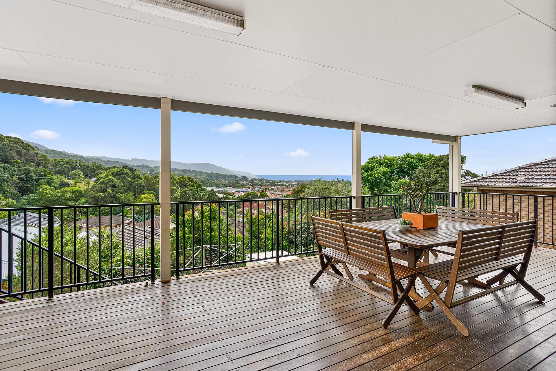 72 Rixons Pass Road, Woonona Sold by Laurence Morgan Real Estate - image 2