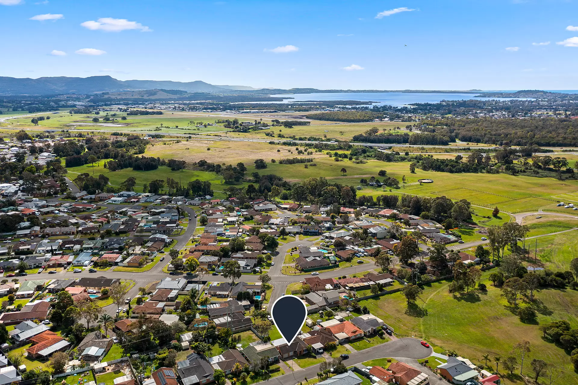 19 Smith Avenue, Albion Park Sold by Laurence Morgan Real Estate - image 9