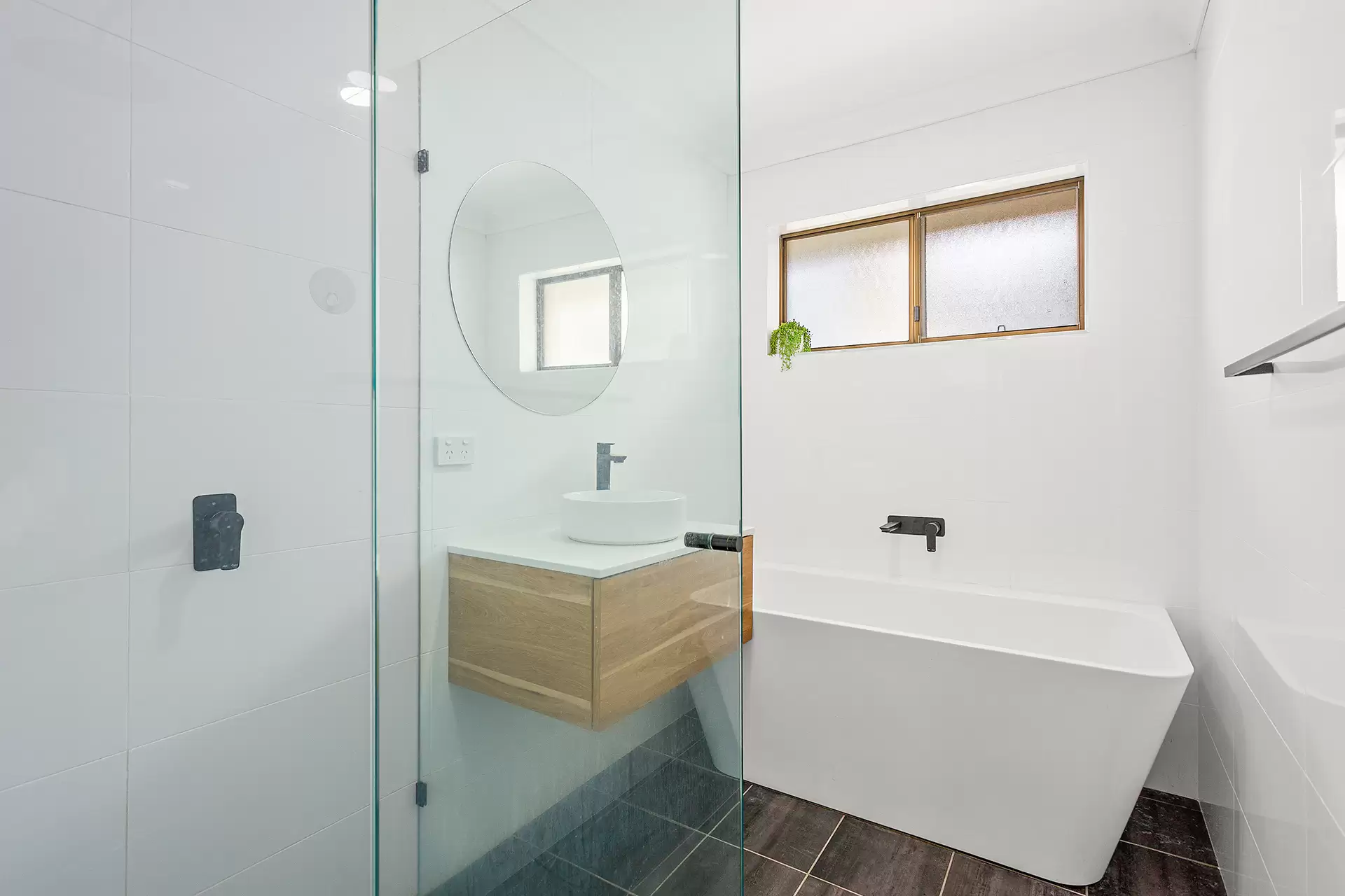 2/5 Hopetoun Street, Woonona Sold by Laurence Morgan Real Estate - image 7