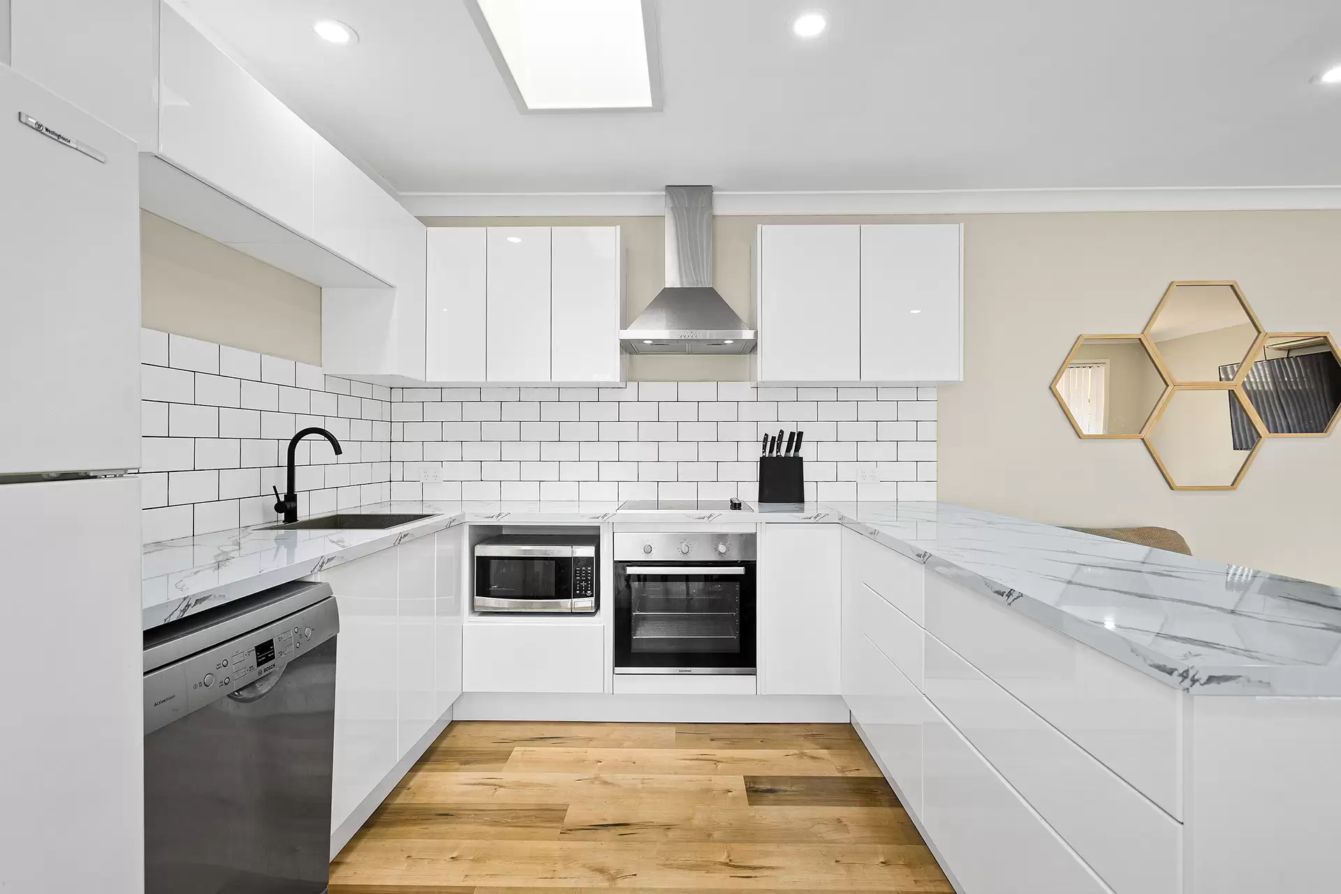 2/5 Hopetoun Street, Woonona Sold by Laurence Morgan Real Estate - image 3