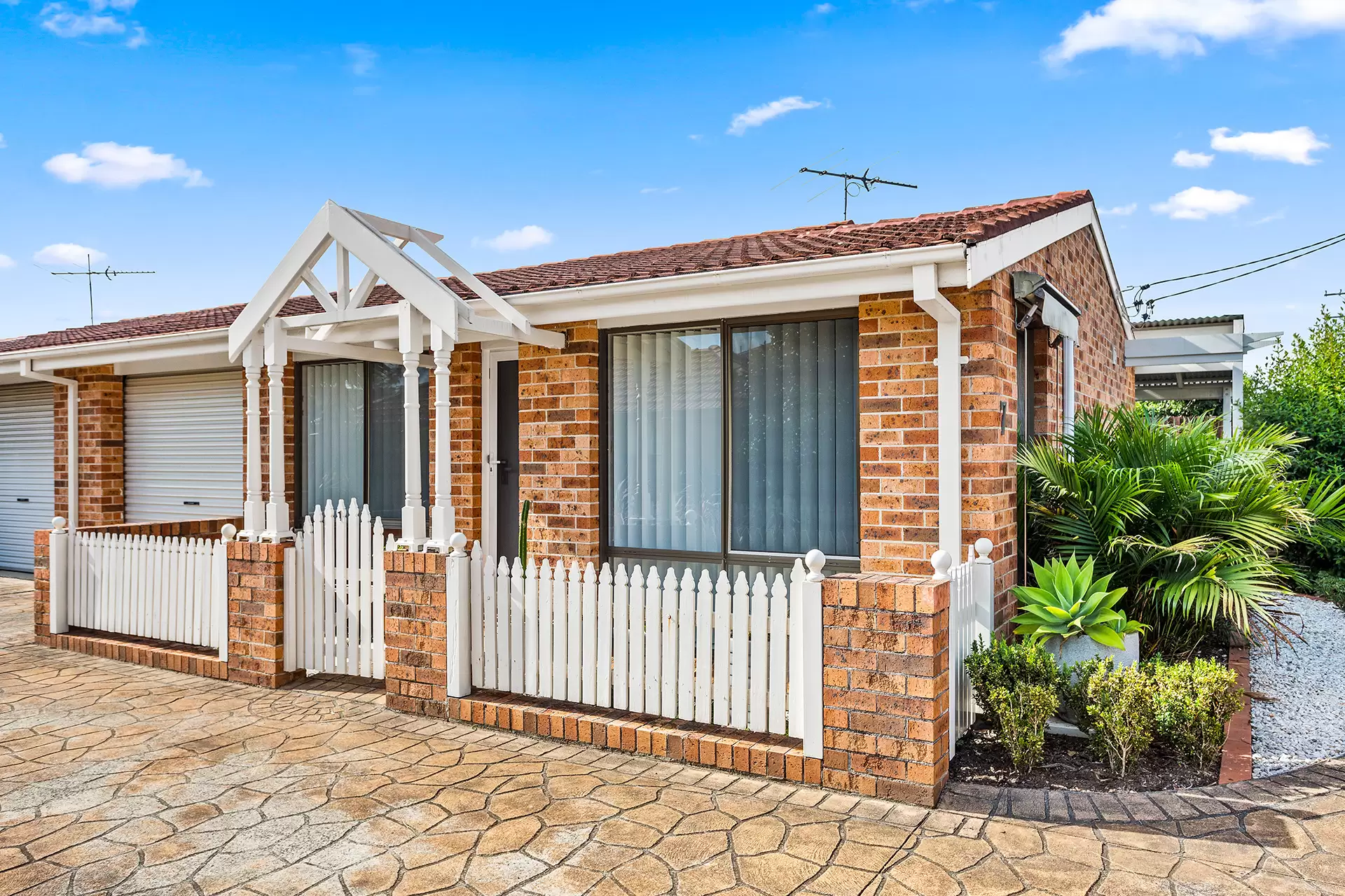 1/7 High Street, Woonona Sold by Laurence Morgan Real Estate - image 1