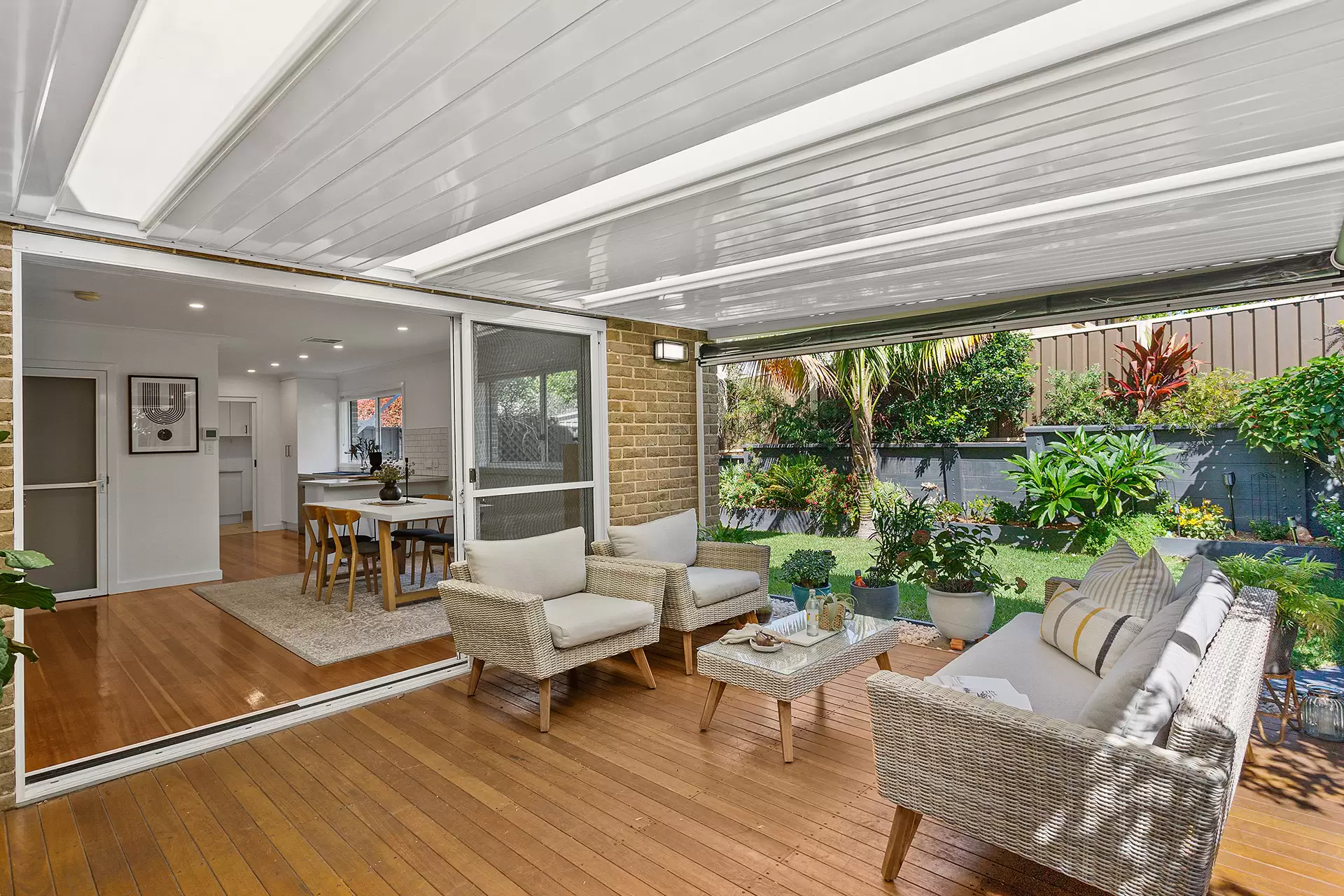 4/27a Lawrence Street, Woonona Sold by Laurence Morgan Real Estate - image 2
