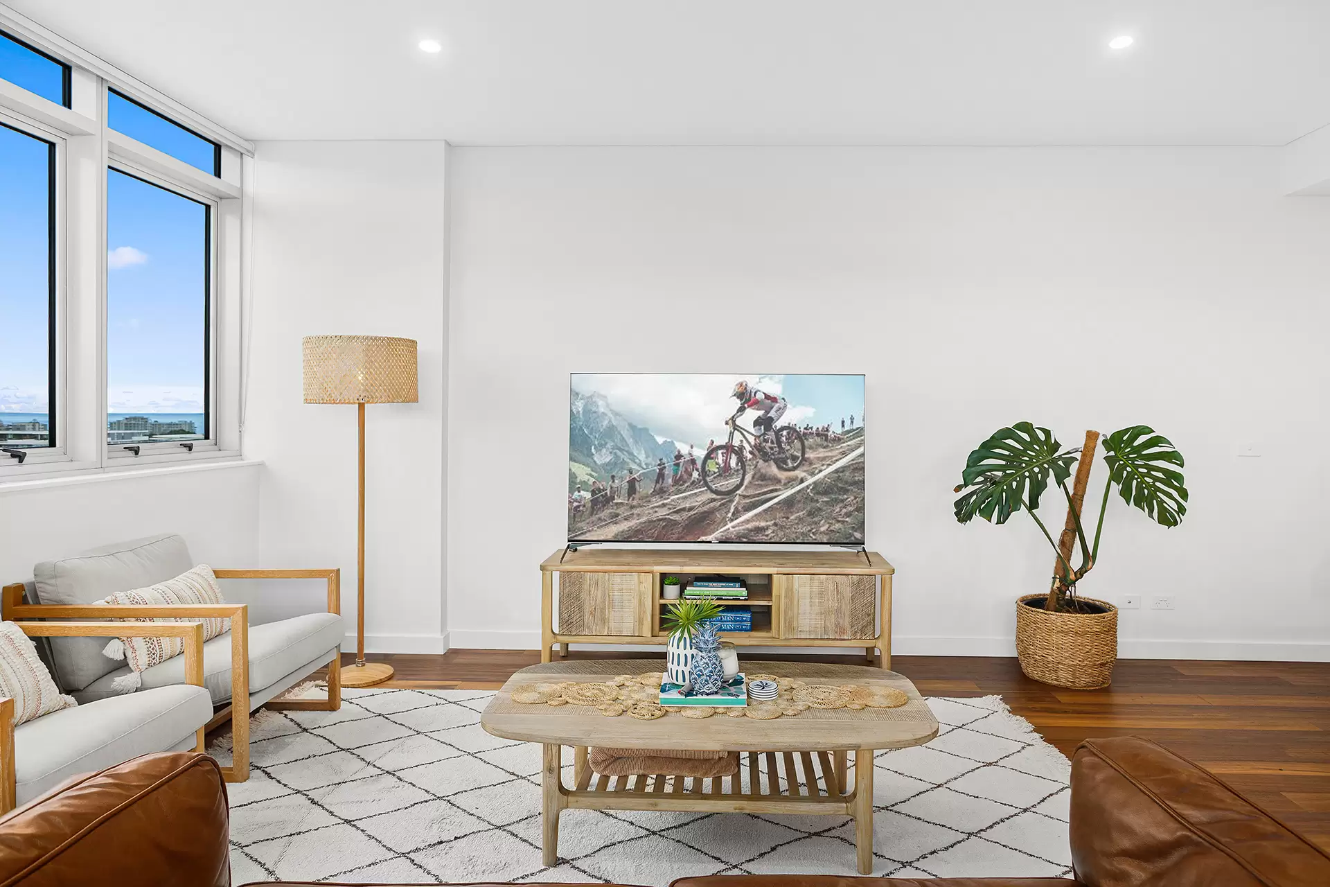 606/10-18 Regent Street, Wollongong Sold by Laurence Morgan Real Estate - image 3