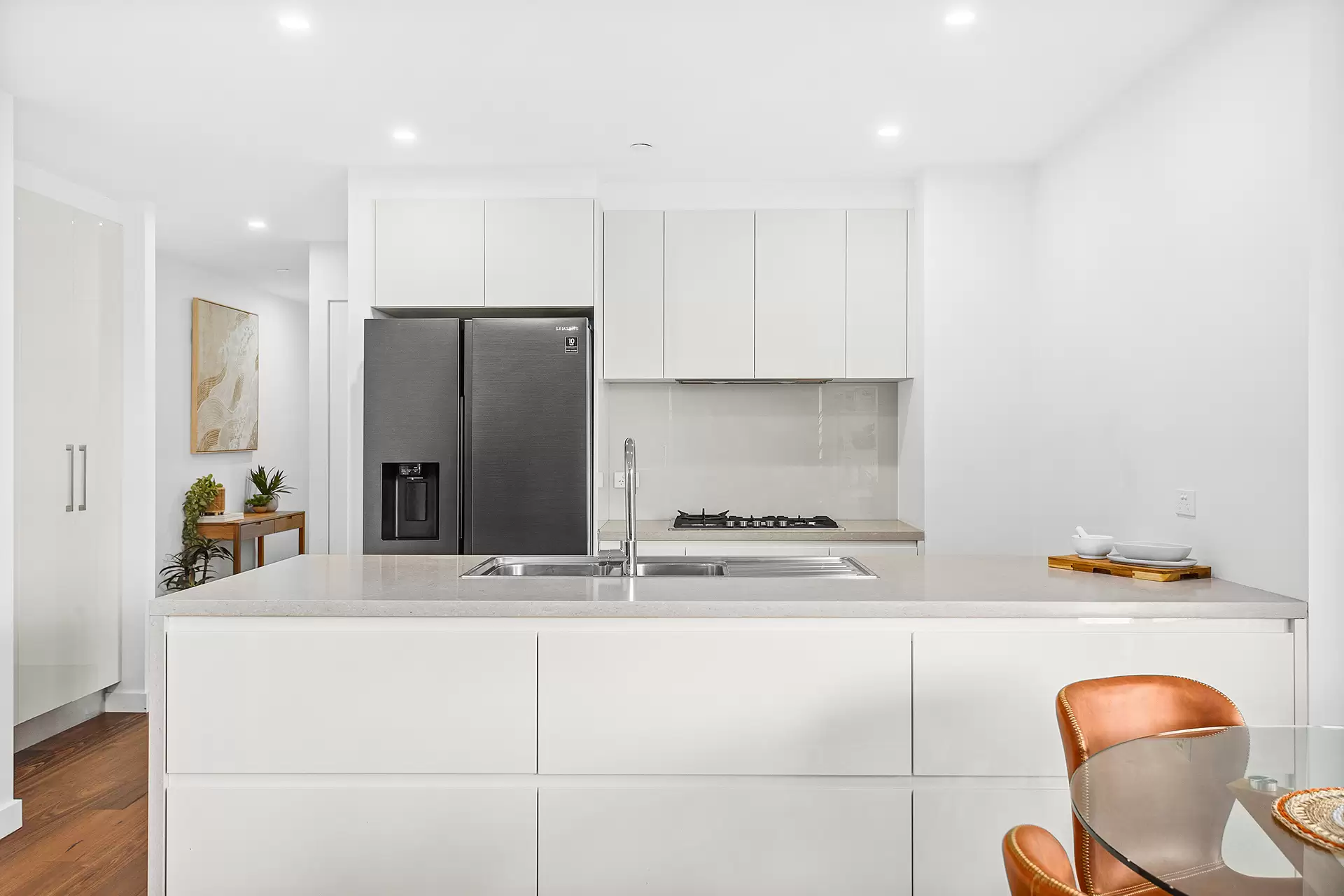 606/10-18 Regent Street, Wollongong Sold by Laurence Morgan Real Estate - image 2