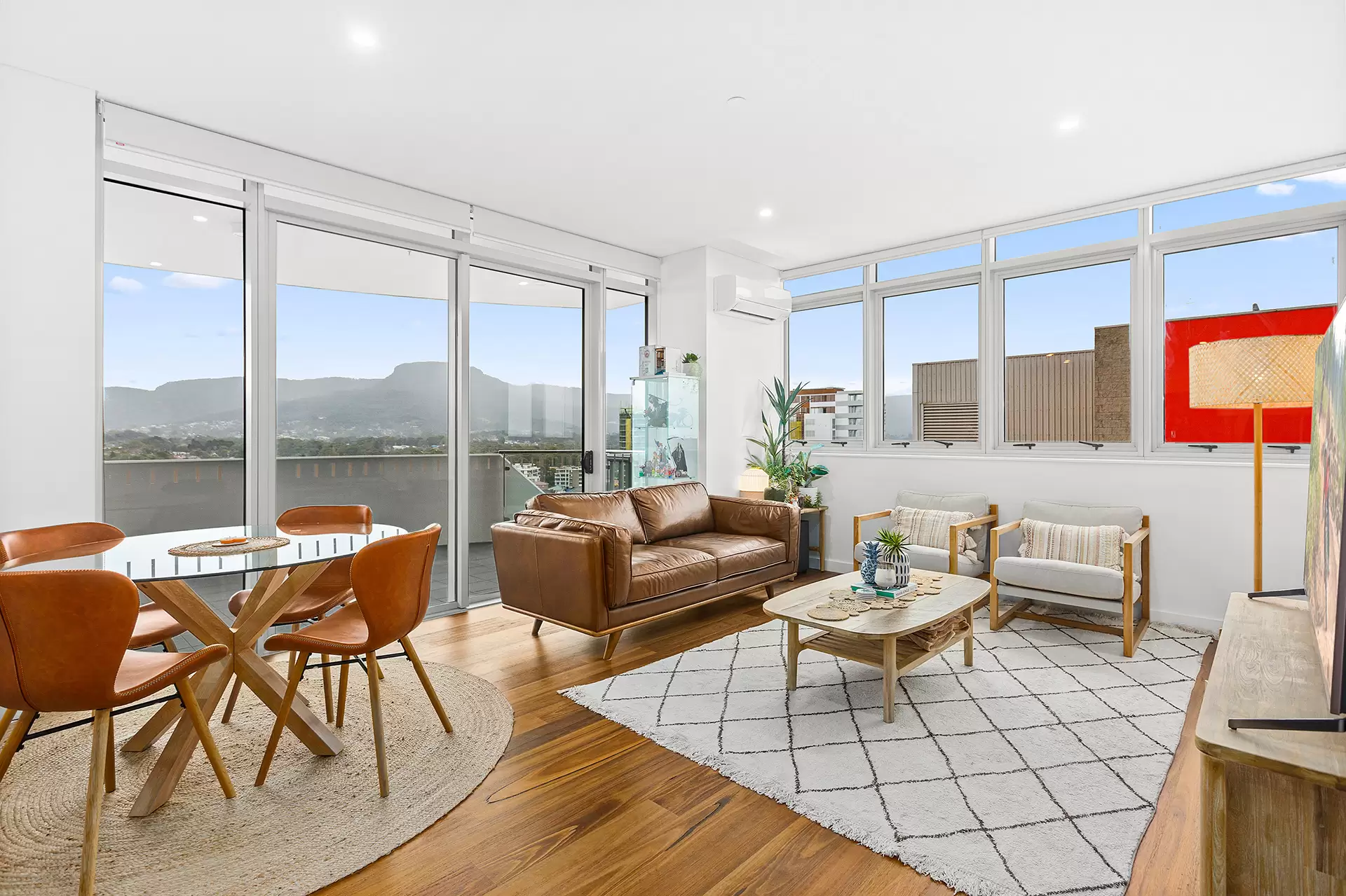 606/10-18 Regent Street, Wollongong Sold by Laurence Morgan Real Estate - image 4