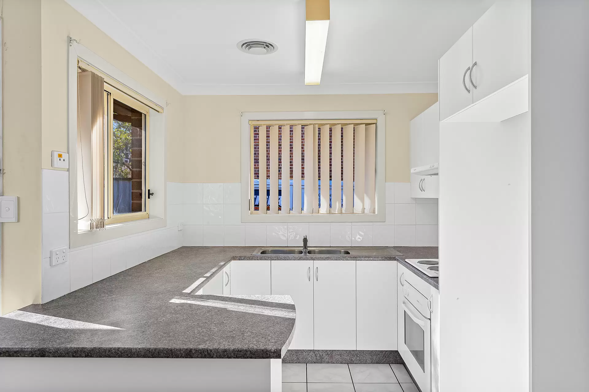 4/127 Princes Highway, Corrimal Sold by Laurence Morgan Real Estate - image 3