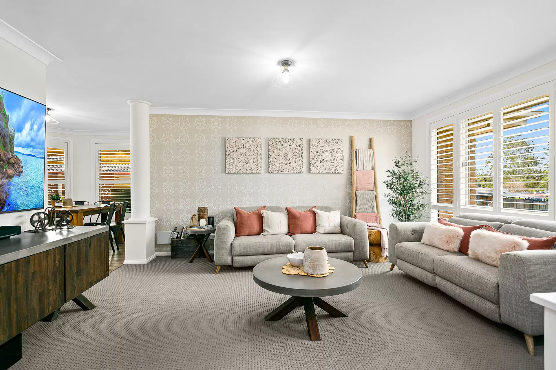 16 Boddington Way, Horsley Sold by Laurence Morgan Real Estate - image 4