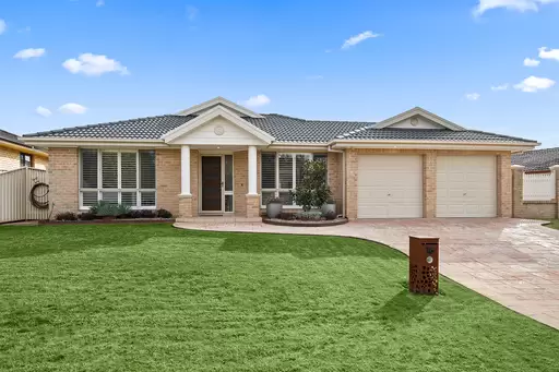 16 Boddington Way, Horsley Sold by Laurence Morgan Real Estate