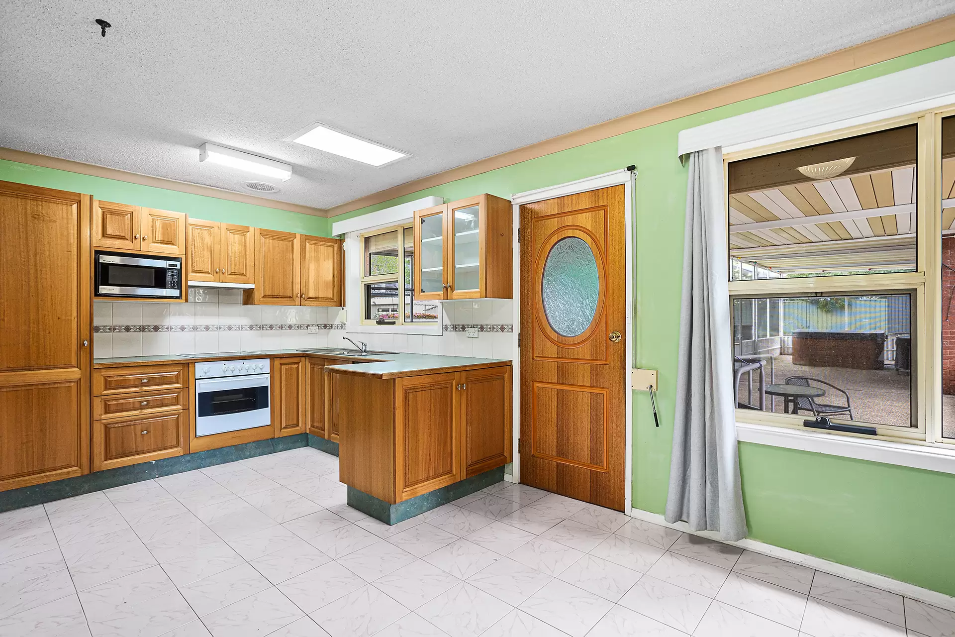 82 Koloona Avenue, Figtree Sold by Laurence Morgan Real Estate - image 2