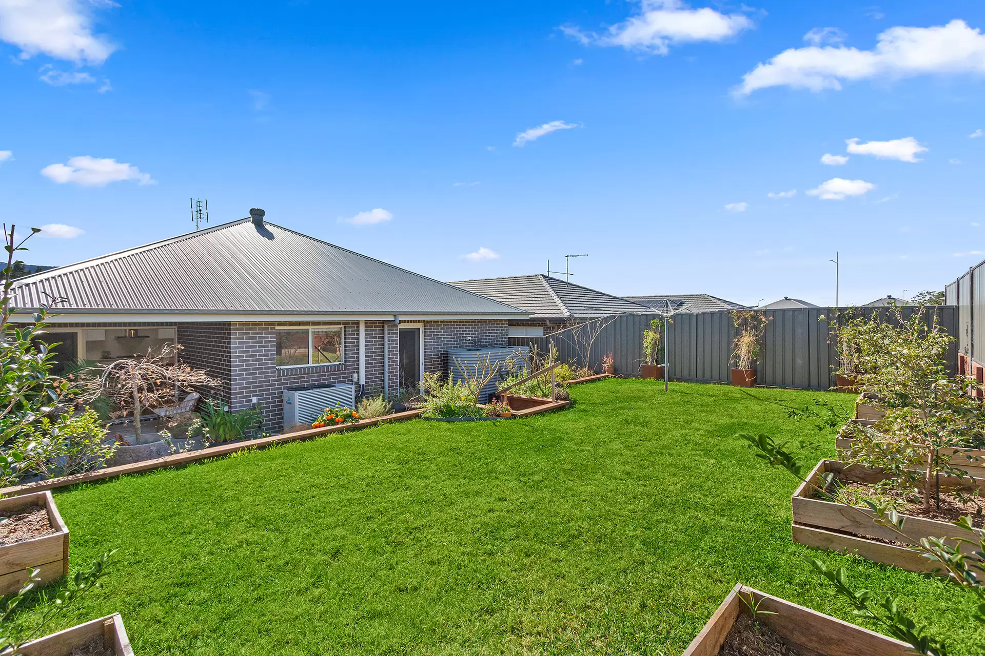5 Crystal Avenue, Horsley Sold by Laurence Morgan Real Estate - image 8