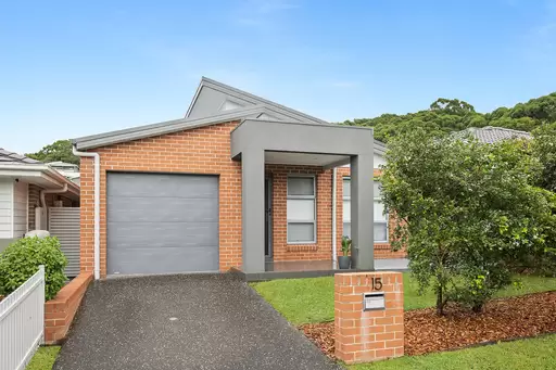 15 Wallbank Way, Bulli Sold by Laurence Morgan Real Estate