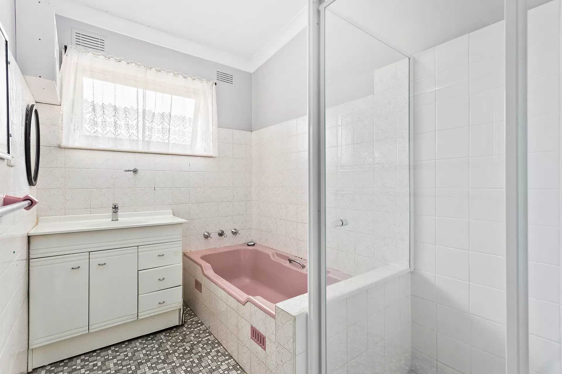9 Fretus Avenue, Woonona Sold by Laurence Morgan Real Estate - image 8