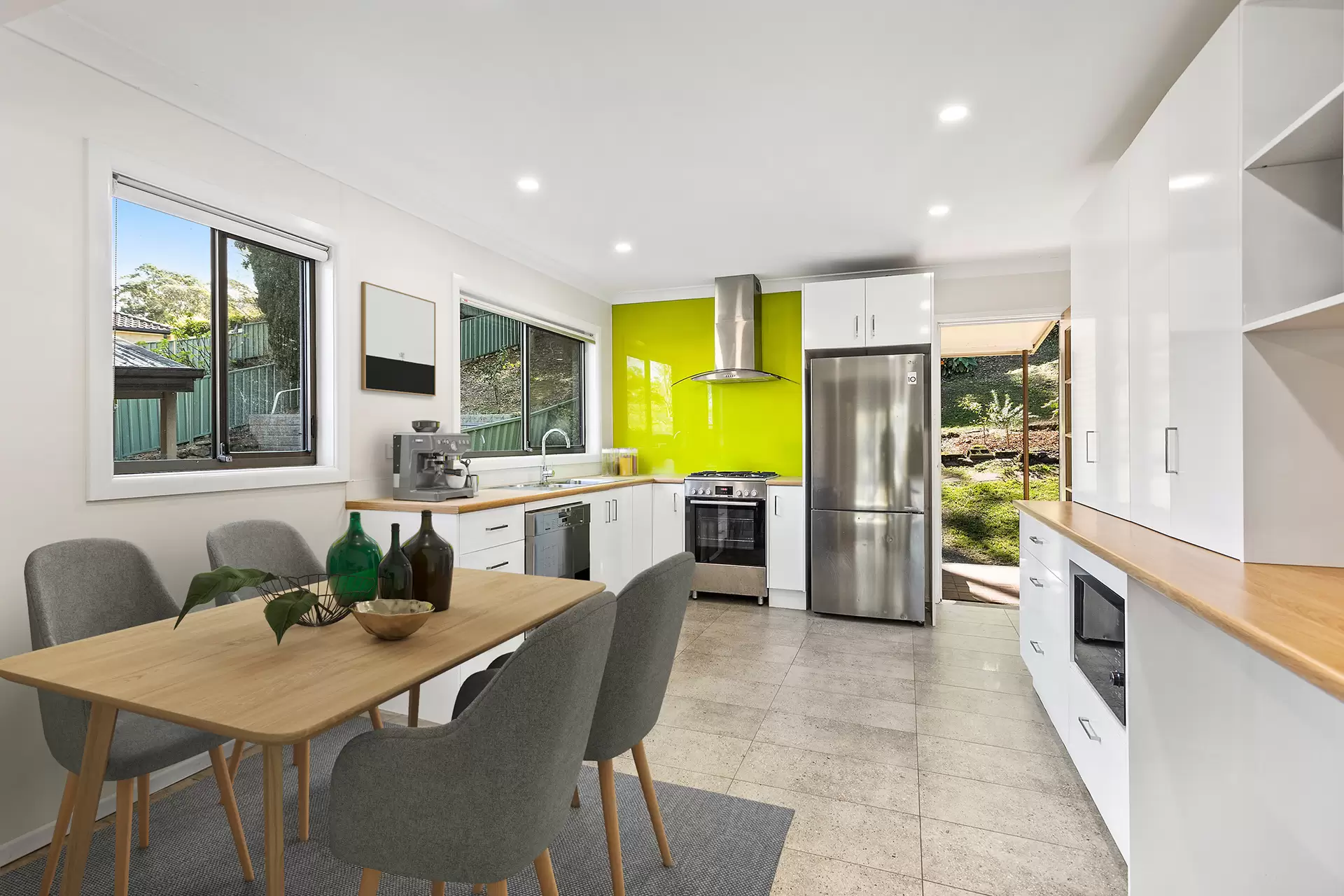 20 Balook Street, Mount Keira Sold by Laurence Morgan Real Estate - image 2