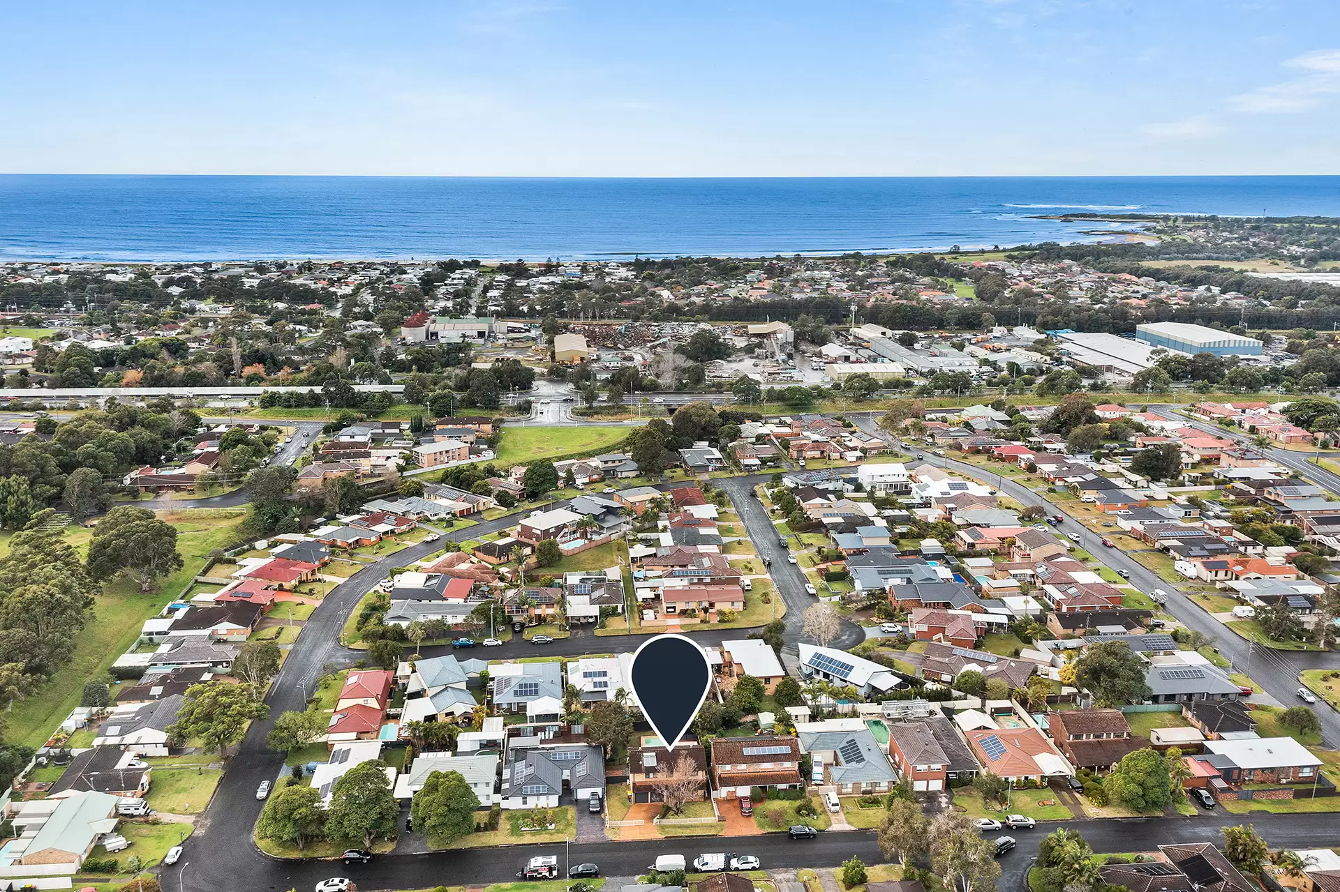28 Kathleen Crescent, Woonona Sold by Laurence Morgan Real Estate - image 2