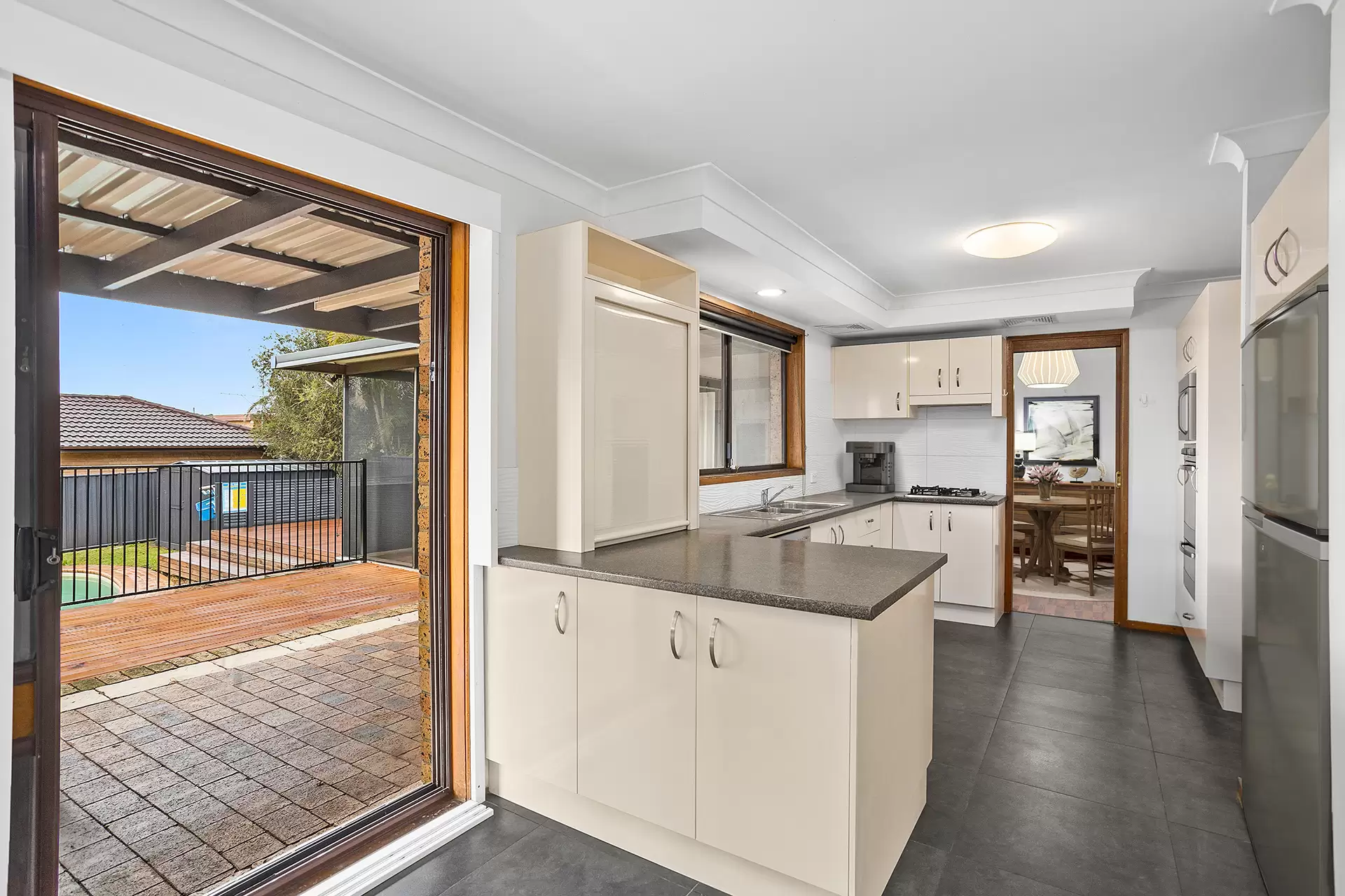 28 Kathleen Crescent, Woonona Sold by Laurence Morgan Real Estate - image 4