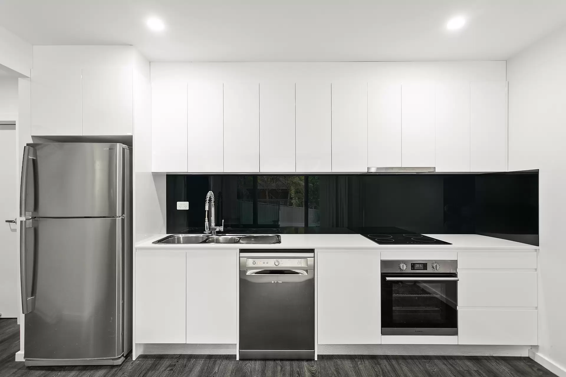 2/60 Gipps Street, Wollongong For Sale by Laurence Morgan Real Estate - image 3