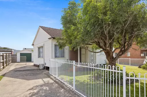 42 Point Street, Bulli Sold by Laurence Morgan Real Estate