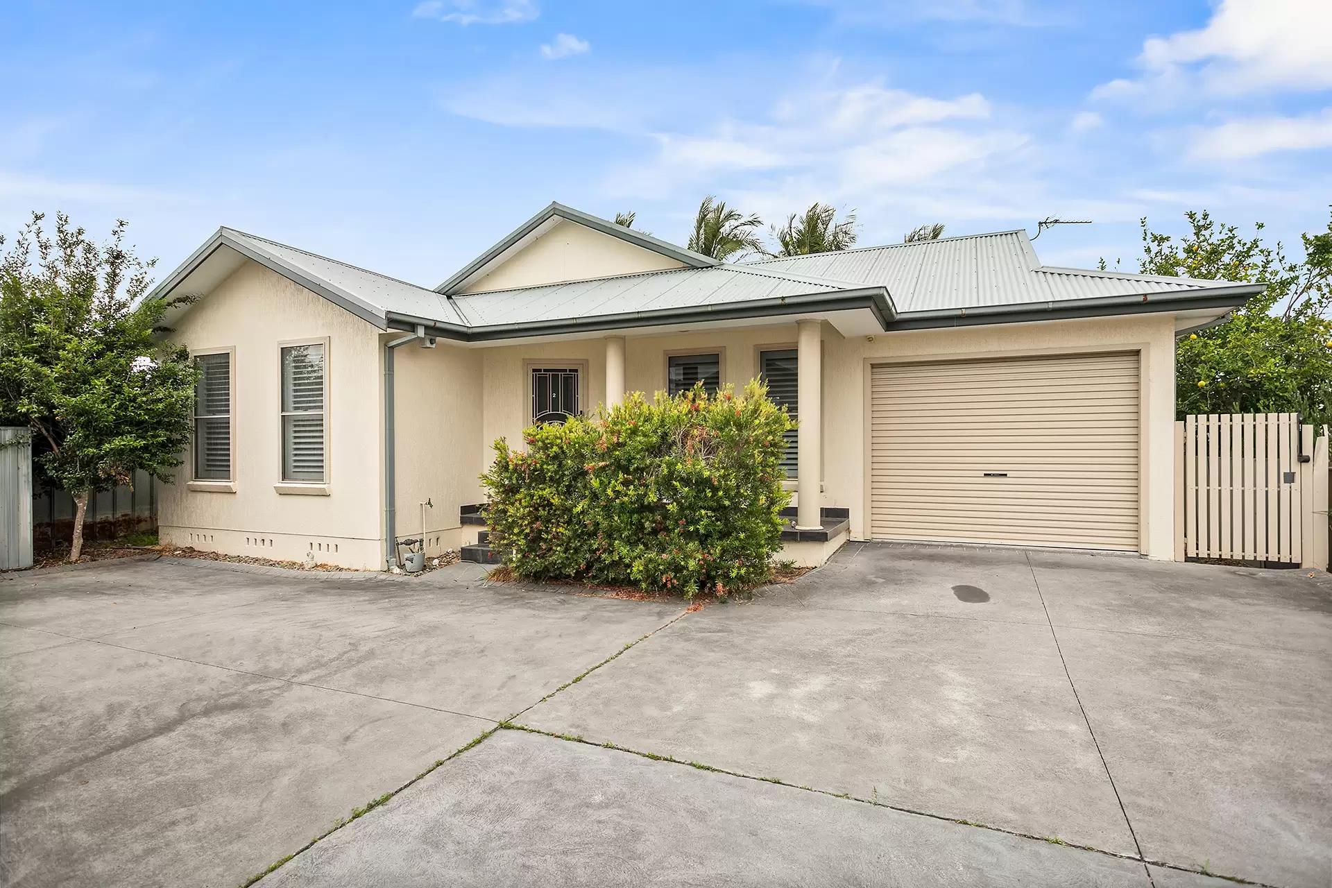 2/21 Deakin Street, Oak Flats For Sale by Laurence Morgan Real Estate - image 2