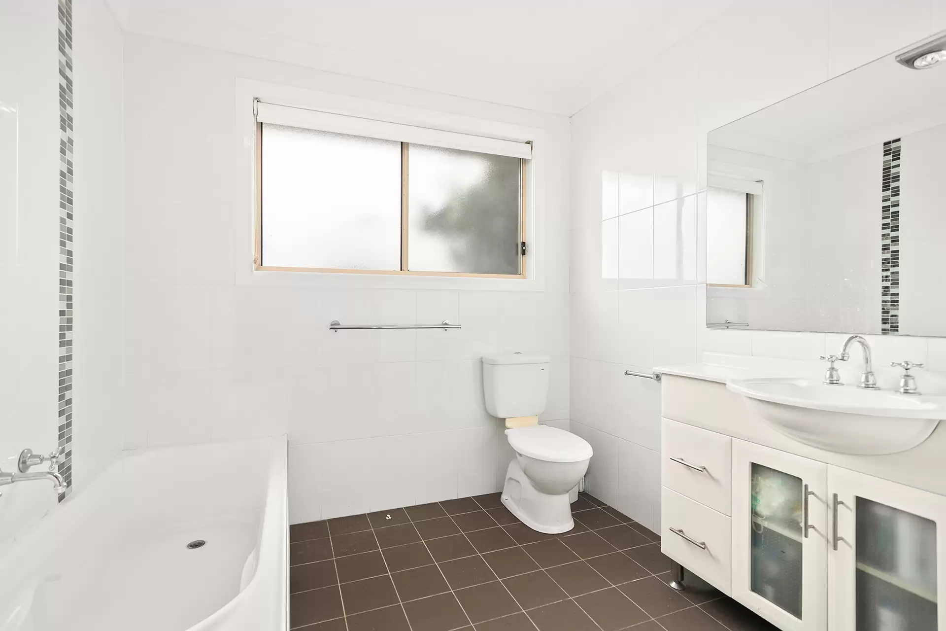 2/21 Deakin Street, Oak Flats For Sale by Laurence Morgan Real Estate - image 4