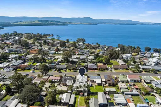 2/21 Deakin Street, Oak Flats For Sale by Laurence Morgan Real Estate