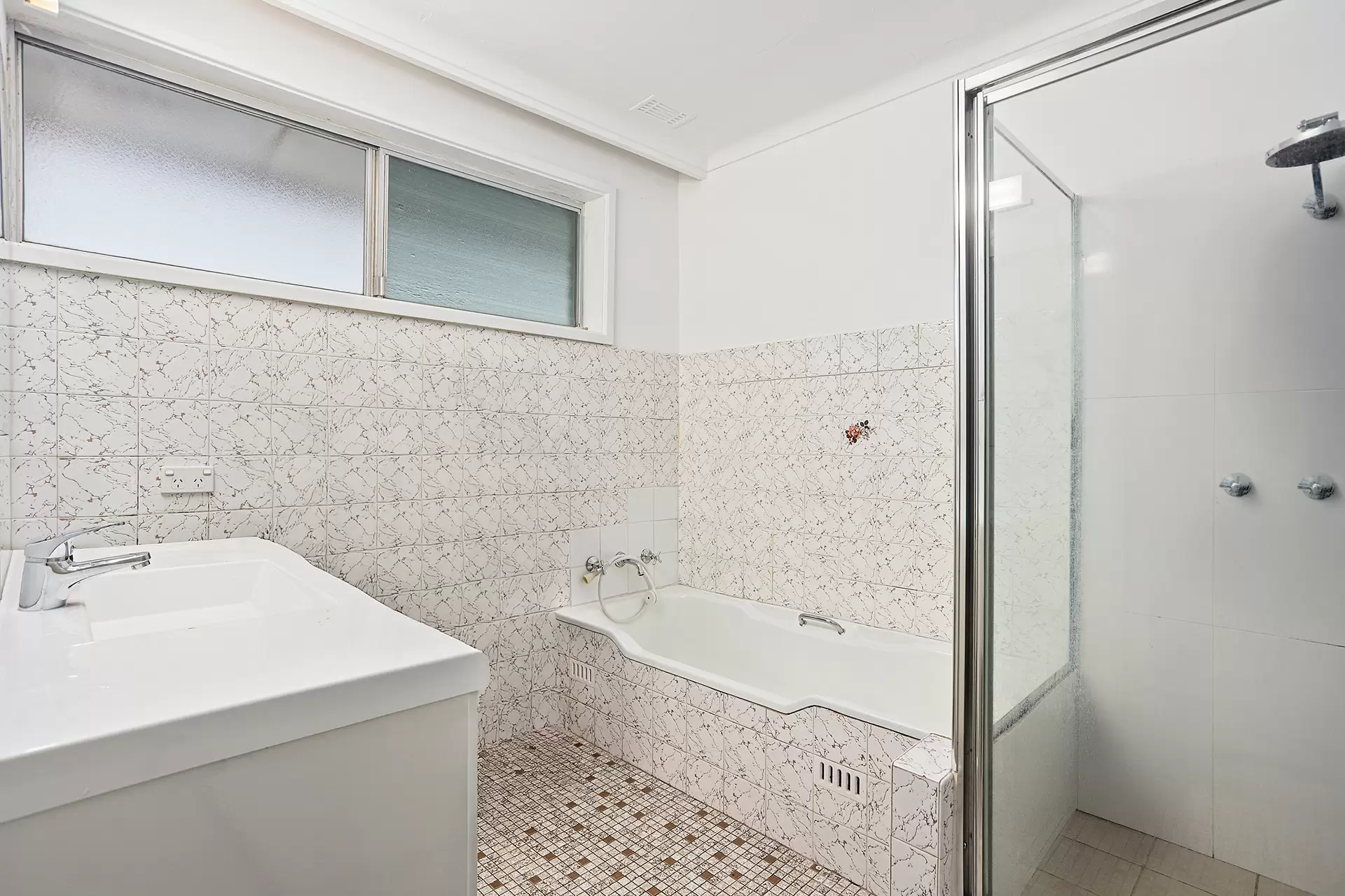 15 Tait Avenue, Kanahooka For Sale by Laurence Morgan Real Estate - image 7