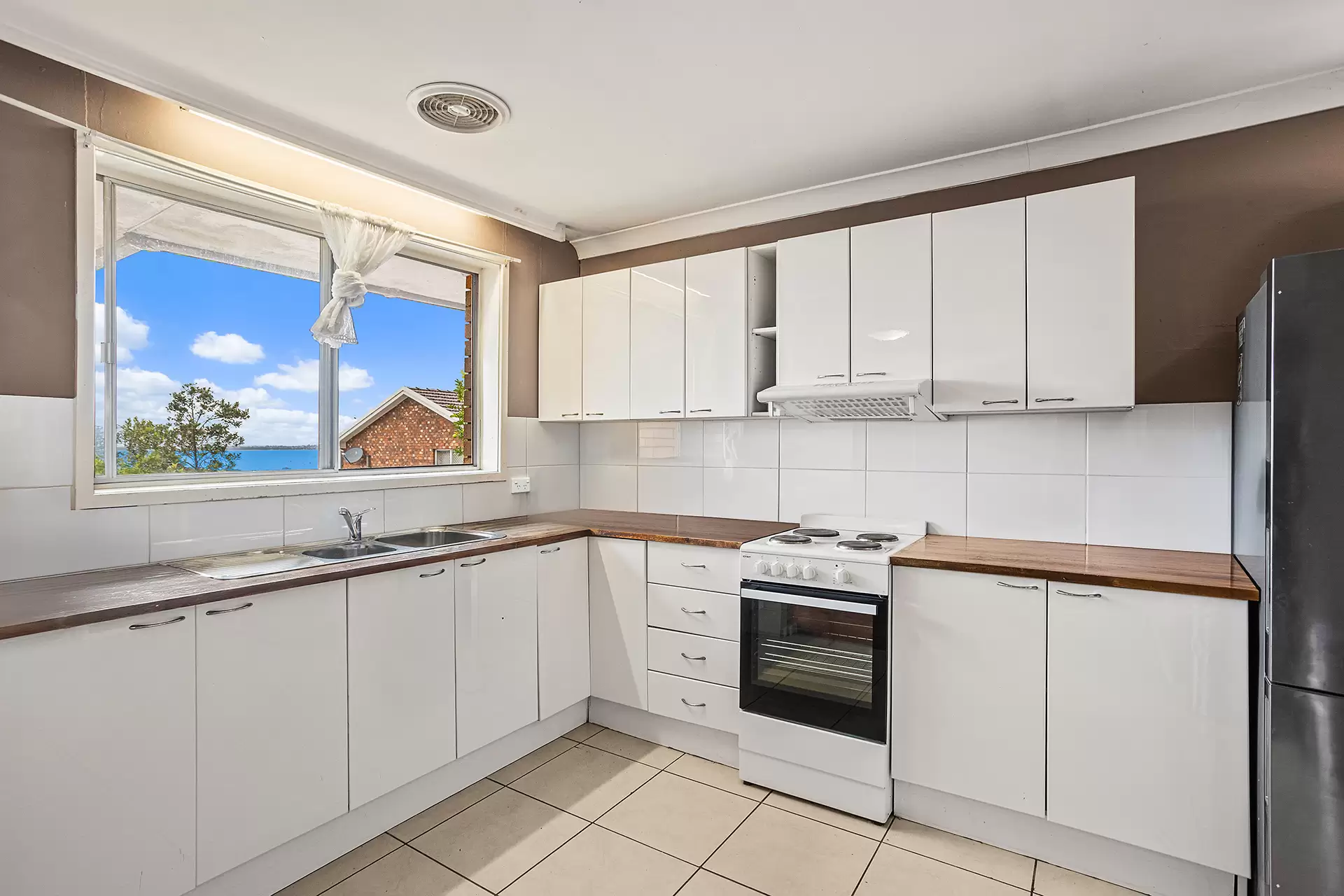 15 Tait Avenue, Kanahooka For Sale by Laurence Morgan Real Estate - image 4