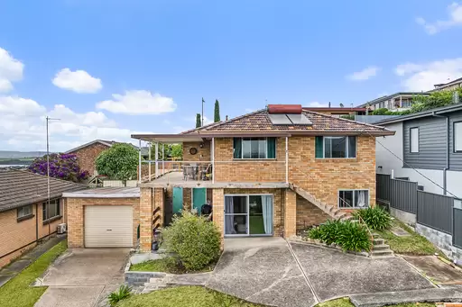 15 Tait Avenue, Kanahooka For Sale by Laurence Morgan Real Estate