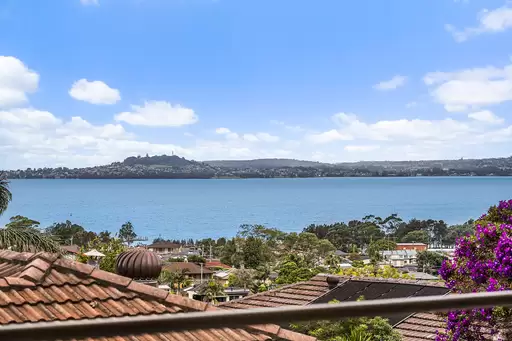 15 Tait Avenue, Kanahooka For Sale by Laurence Morgan Real Estate