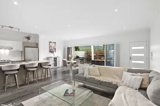 3/15 Daisy Street, Fairy Meadow For Sale by Laurence Morgan Real Estate