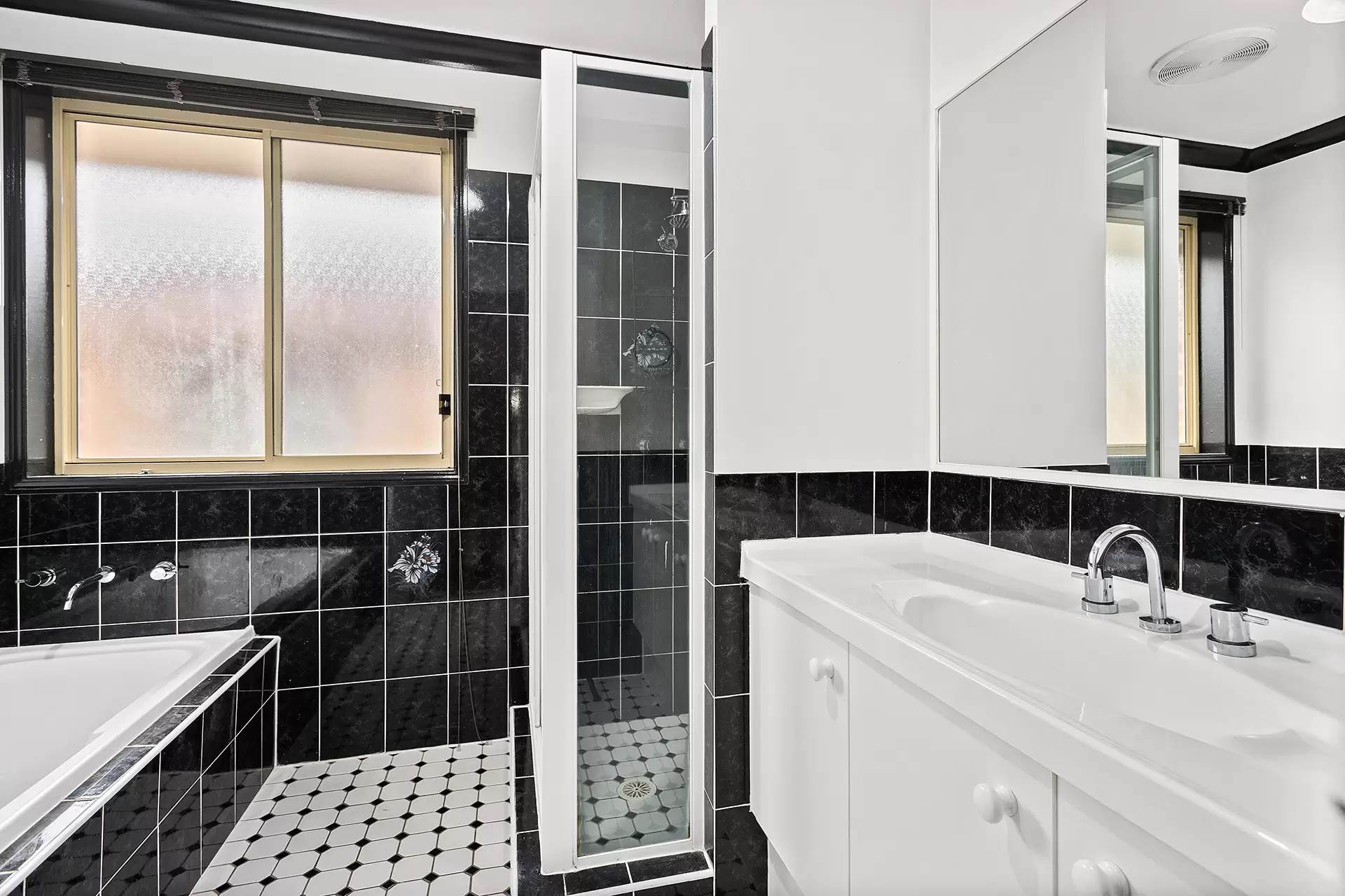 Tarrawanna Leased by Laurence Morgan Real Estate - image 4