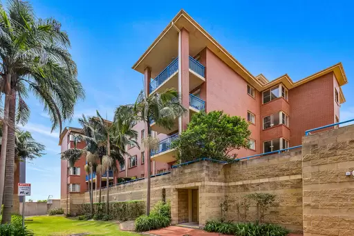 32/7 Regent Street, Wollongong For Sale by Laurence Morgan Real Estate