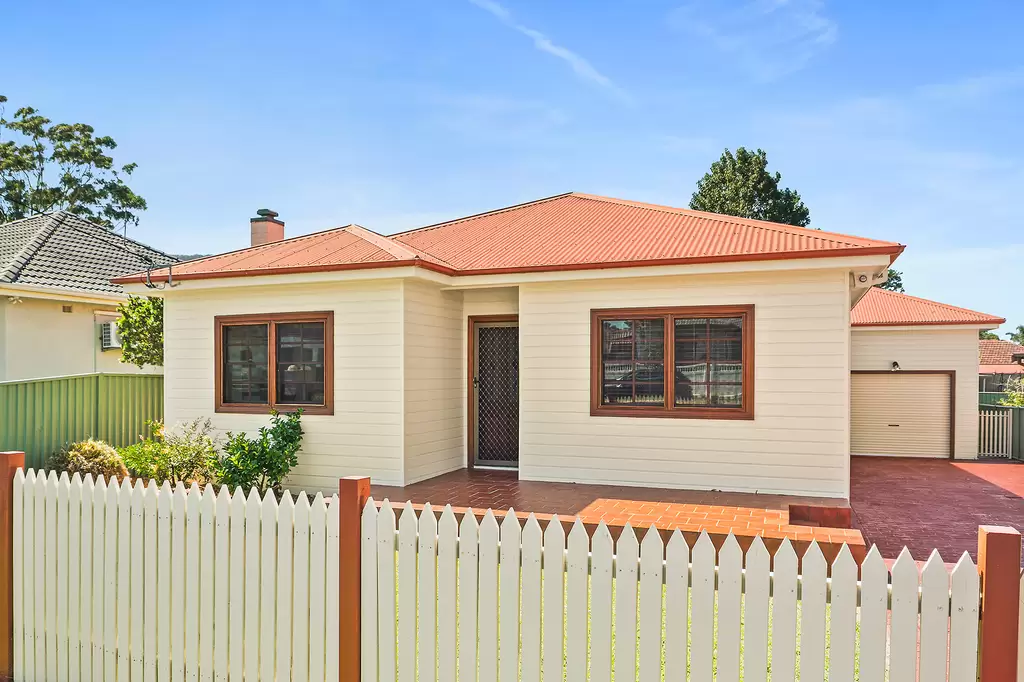 26 Lawson Street, Fairy Meadow Sold by Laurence Morgan Real Estate