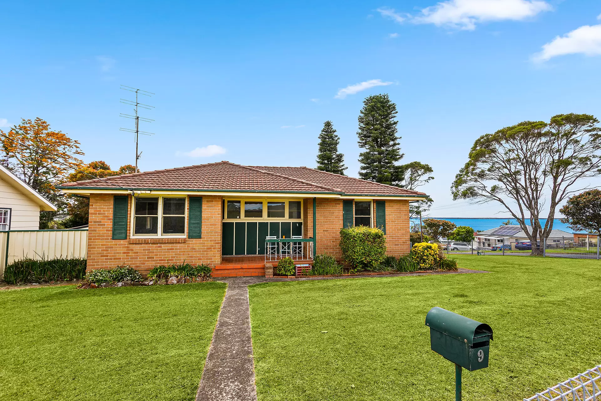 9 Inala Avenue, Koonawarra Sold by Laurence Morgan Real Estate - image 1